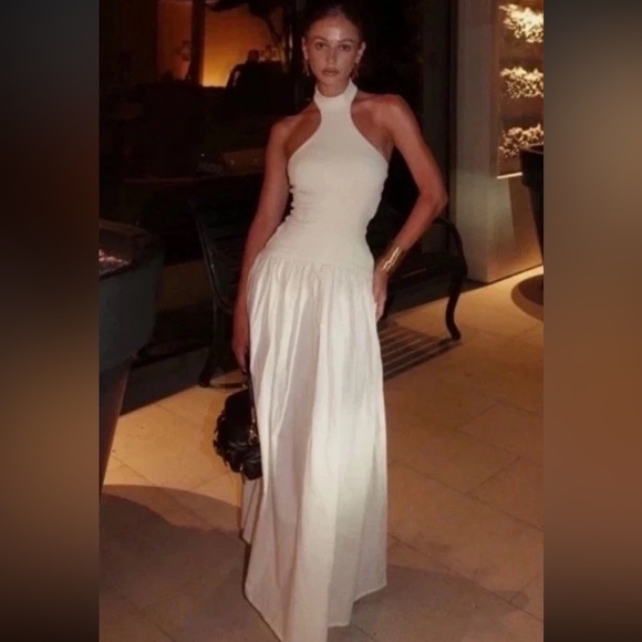 Zara Elegant White Halter Maxi Dress - Picture 5 of 9